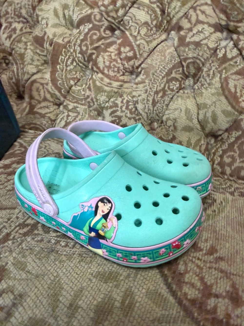 CROCS - Mulan 🤍 Disney Princess Collection (EUC)